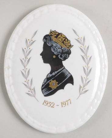 Coalport Royalty Giftware Elizabeth Ii Silver Jubilee Plaque - With Box