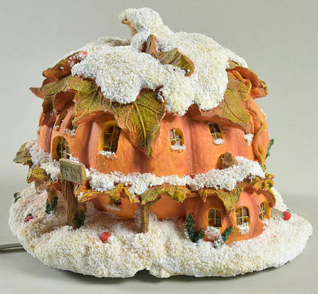 Squashville Village Pumpkin Inn - Boxed