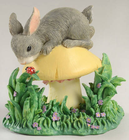 Charming Tails King Of The Mushroom - With Box 525