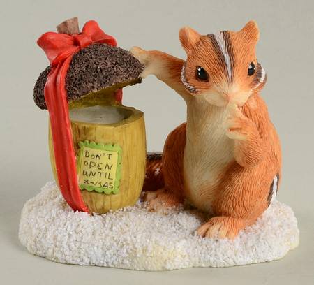 Charming Tails Peeking At Presents - With Box Bx330