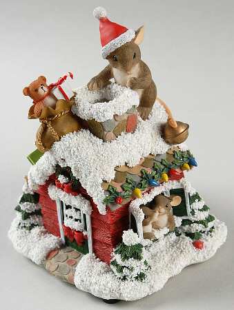 Charming Tails Here Comes Santa Claus-Musical - Boxed