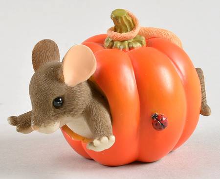 Charming Tails Pumpkin Surprise - Boxed