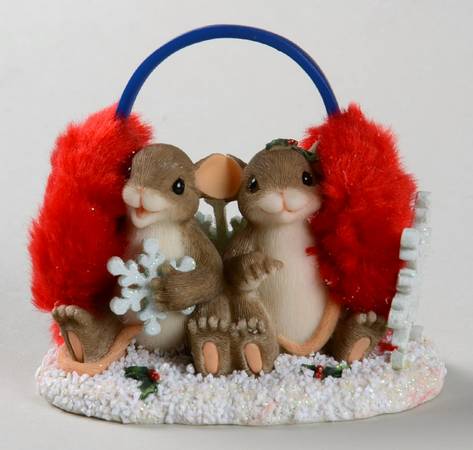 Charming Tails Sharing Warms The Season - Boxed