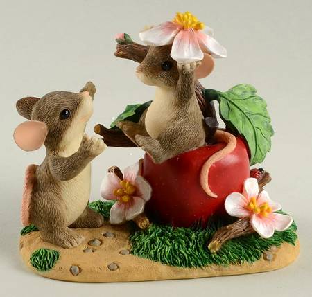 Charming Tails Apple Of My Eye - Boxed