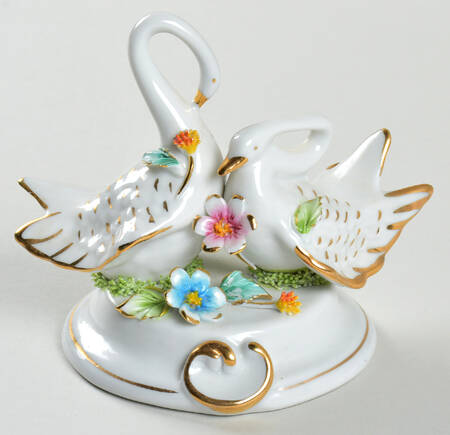 Capodimonte Giftware Two Swans - No Box
