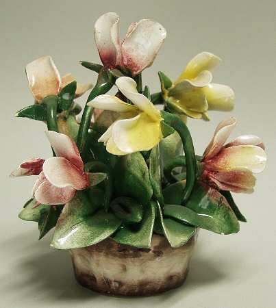 Capodimonte Giftware Floral Pot - No Box