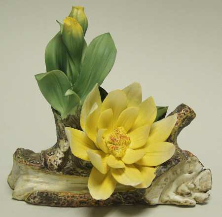 Capodimonte Giftware Yellow Daisies Sculpture - No Box
