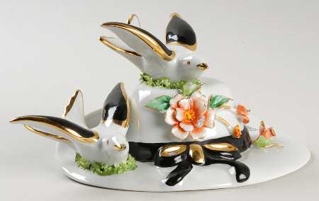 Capodimonte Giftware Decorative Hat Figure - No Box