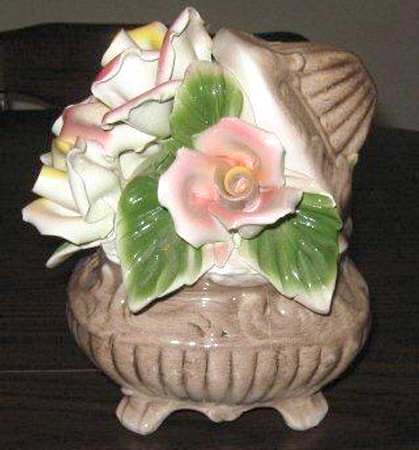 Capodimonte Giftware Basket-Red & Yellow Rose - No Box