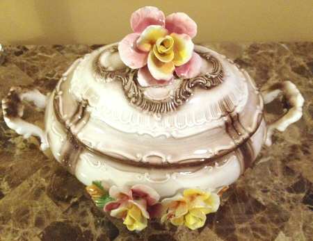 Capodimonte Giftware Floral Tureen W/ Lid - No Box