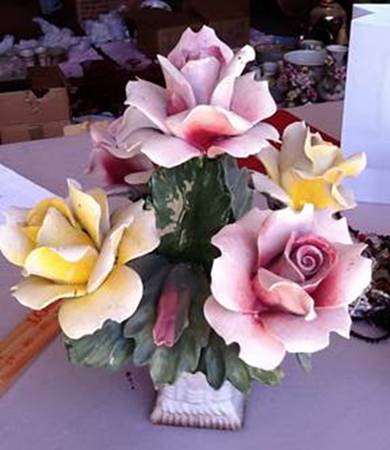 Capodimonte Giftware Pink&Yellow Roses In A Vase - No Box