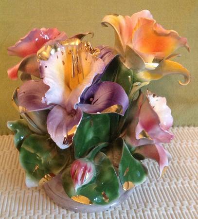 Capodimonte Giftware Mixed Floral Arrangement - No Box