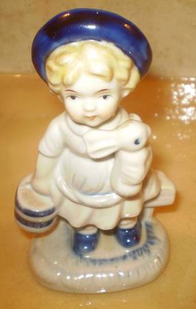 Capodimonte Giftware Girl W/Bunny & Pail - No Box
