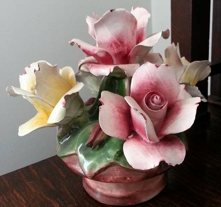 Capodimonte Giftware Pink & Yellow Rose Centerpiece - No Box