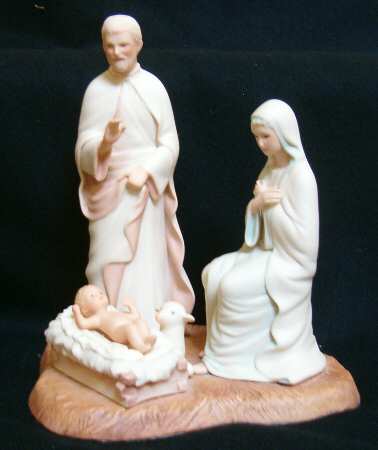 The First Christmas Nativity Holy Family-Set Of 5 With Base - With Box