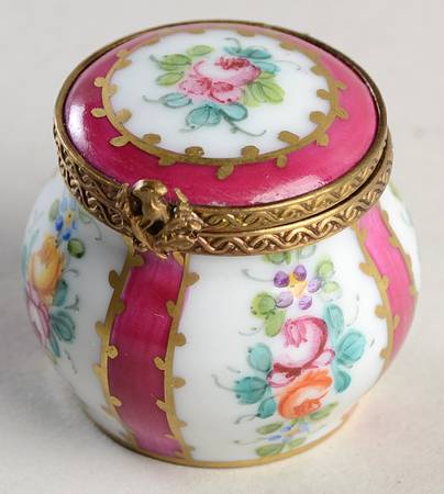 Chamart Exclusives Limoges Box Hat With Flowers - Boxed