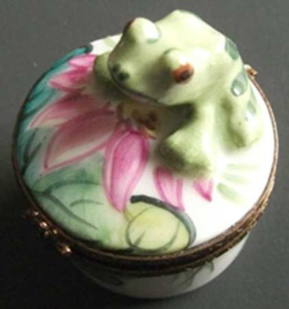 Chamart Exclusives Limoges Box Frog On Lily - Boxed