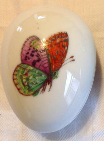 Chamart Exclusives Limoges Box Butterfly Egg Box - Boxed