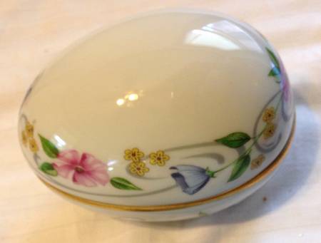 Chamart Exclusives Limoges Box Floral Egg Box - Boxed