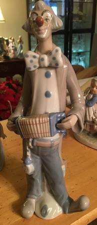 Casades Figurines Clown With Accordion-Glossy - No Box by Casades Porcelain