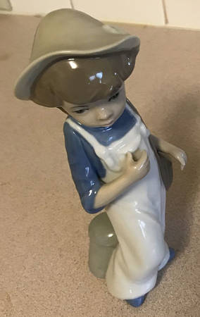 Casades Figurines Girl With Purse - No Box by Casades Porcelain
