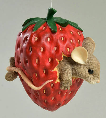 Charming Tails Maxine Picking Strawberries - Boxed