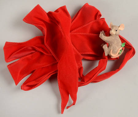 Charming Tails Red Bow Card Holder - No Box 108