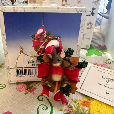 Charming Tails Yule Tied Sweetie - Boxed