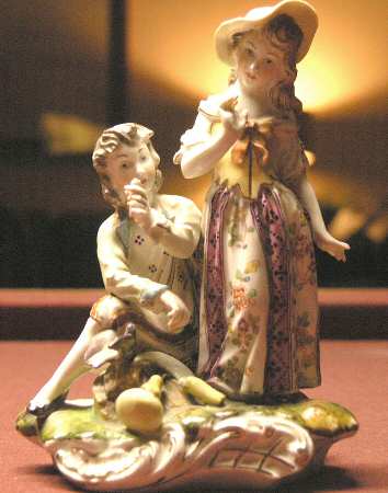 Hispania Figurine Victorian Couple - Boxed