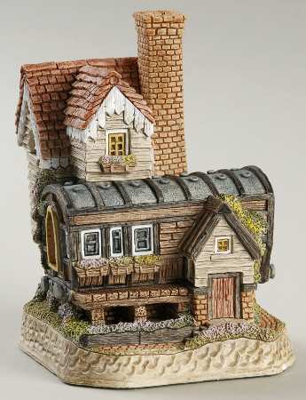 David Winter Appearance Piece The Guard's Van - Boxed