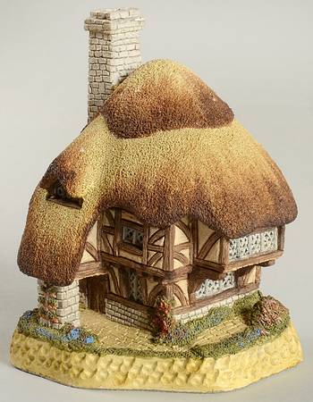 British Traditions Pudding Cottage - Boxed