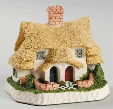 Collectors Guild Scene Friendship Cottage - Boxed