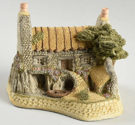 Scottish Collection The House On The Loch - Boxed