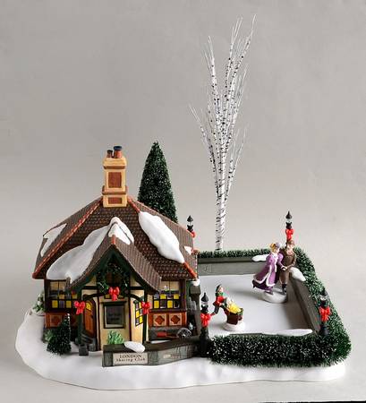 Dickens Village London Skating Club - Boxed