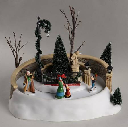 A Victorian Christmas-Dicken's Village A Caroling We Shall Go-Animated - Boxed