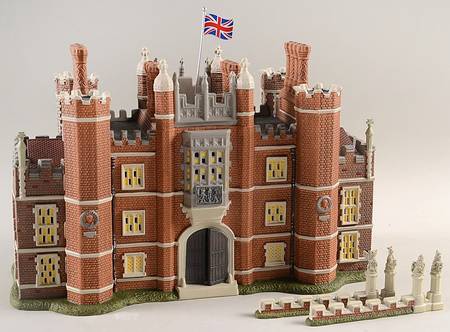 Dickens Village Hampton Court Palace - With Box Bx769