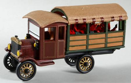 Heritage Village Poinsettia Delivery Truck - Boxed