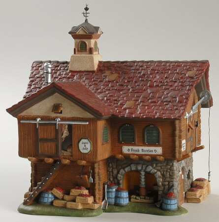 New England Village The Cranberry House - Boxed