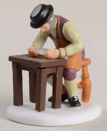New England Village The Lightkeeper's Hobby - Boxed