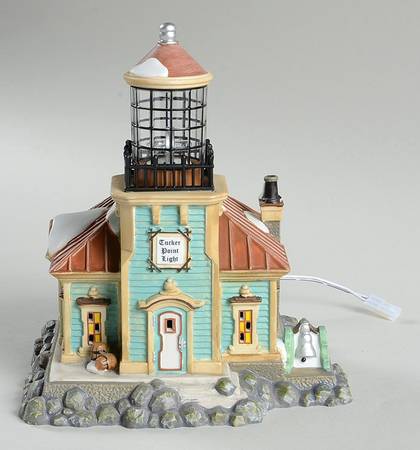 New England Village Tucker Point Light - With Box 258
