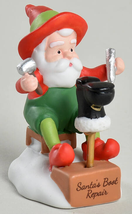 North Pole Village Santa's Chief Cobbler - With Box Bx669