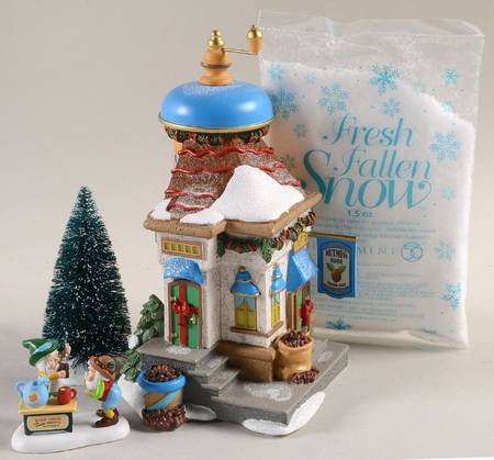 North Pole Village Nutmeg Nook-Boxed Set - With Box
