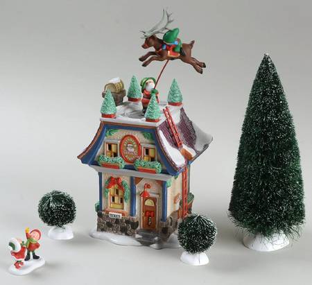 North Pole Village Santa's Reindeer Rides - With Box