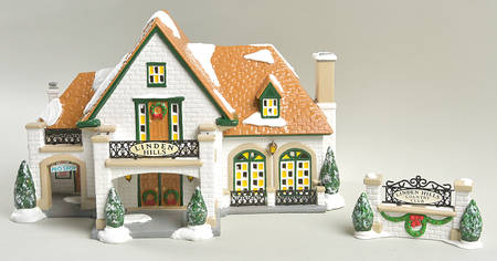 Snow Village Linden Hills Country Club - Boxed