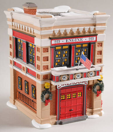 Snow Village Engine 223 Fire House - Bx1371 With Box