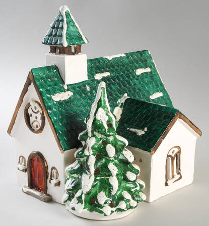 Snow Village Town Church - With Box Bx698