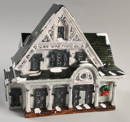 Snow Village Victorian Cottage - With Box Bx715