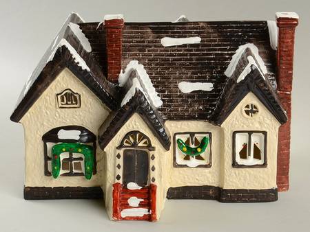 Snow Village English Tudor - With Box Bx720