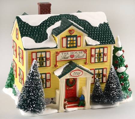 Snow Village Ronald McDonald House - With Box Bx746