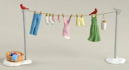 Snow Village Clothes Line In The Yard - With Box Bx1181